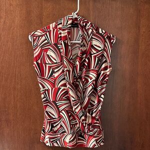 Chic Abstract XS pullover top in Red and Black